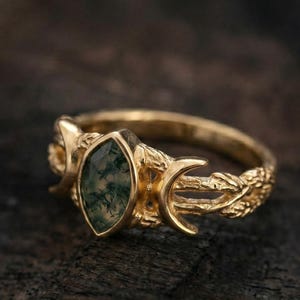 Moss Agate Crescent Moon Ring | Leaf Engagement Ring | Witchy Celestial Promise Ring | Forest Wedding Ring