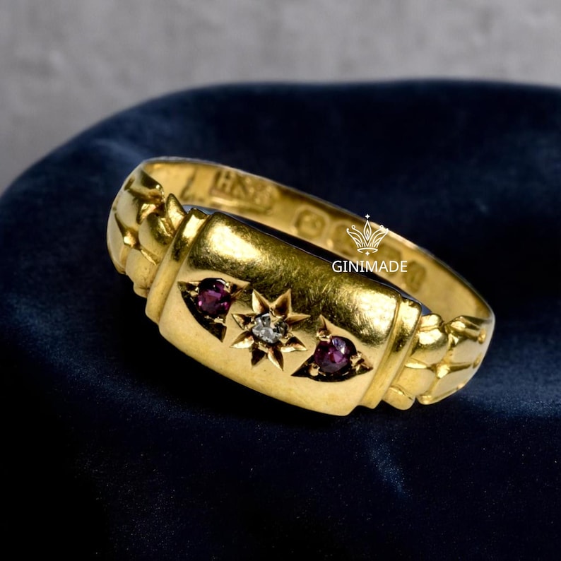 sparkling cz gemstone ring detail
