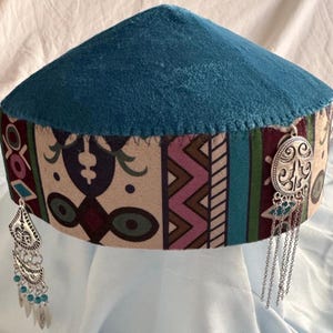Takia- Kazachse, Kirgizische, stijlvolle hoed Speciaal cadeau Moeder en meisjes Uitstekende look Traditionele hoed Etnische ornamenten Zijderouteontwerp Centraal-Azië