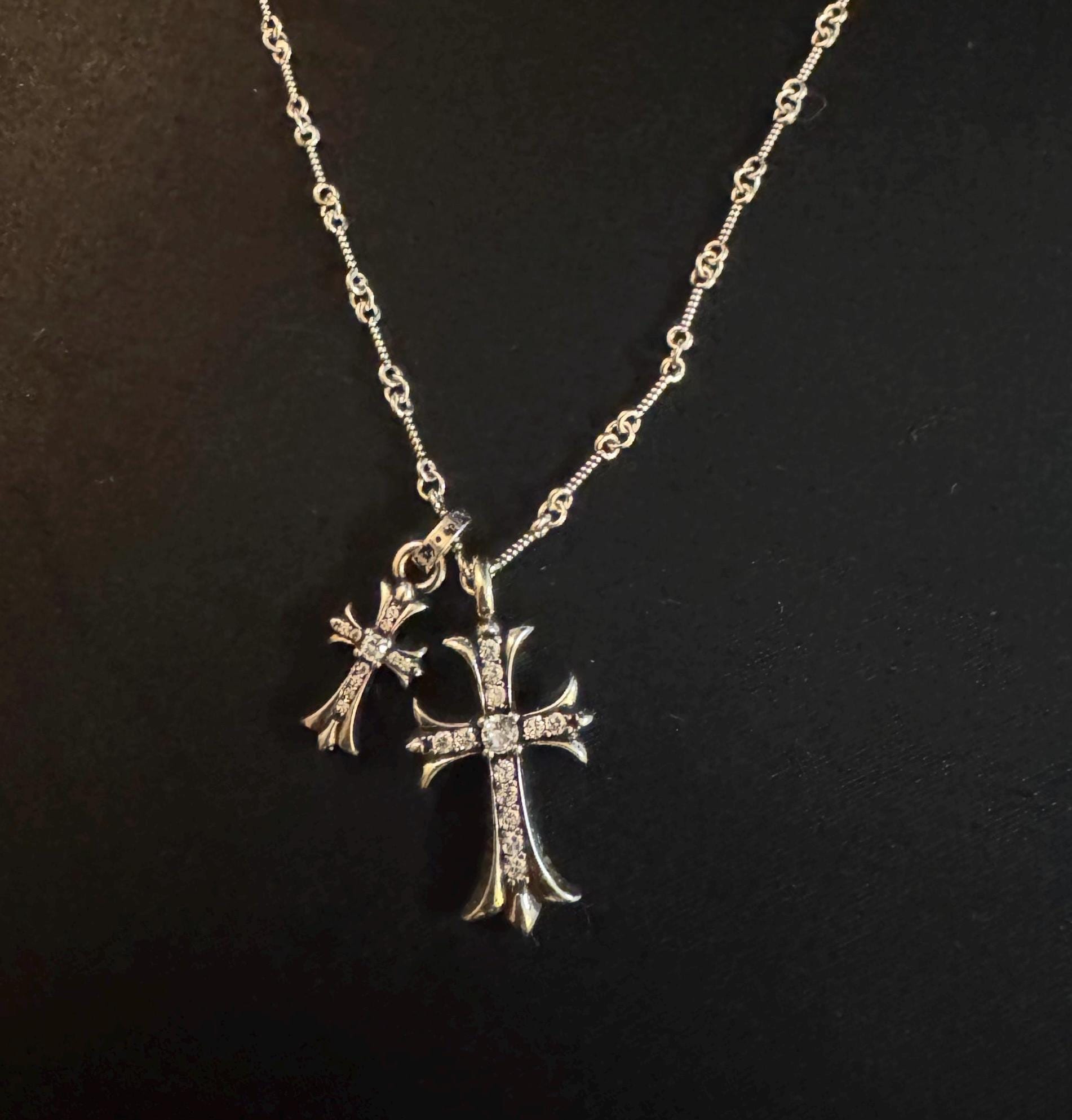 CHROME HEARTS　十字架ネックレス CHROME HEARTS クロムハーツ ネックレス クロス3連 ダイヤ | chromehearts