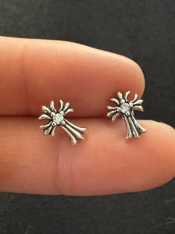 Chrome Hearts Style - Cross w Gemstone Earrings - Metal Clasp