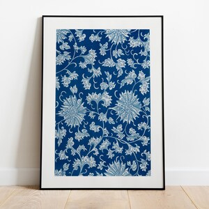 Marineblaues Muster Print, abstrakte Blumen Poster, Vintage Blumendruck, blaue Blumen Pflanze, Aquarell minimalistisches Dekor, Blumendruck gerahmt