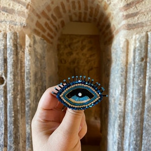 Blue evil eye brooch/unique style/eye shaped brooch/amulet jewelry/embroidered pin/Third eye charm brooch/pin accessory/birthday gift
