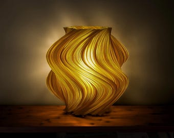 Fractal Wave Lamp Golden Amber – 3D Printed Table Lamp, Warm Soft Glow, Sculptural Accent Lamp, Handmade Gift, Designed in Spain