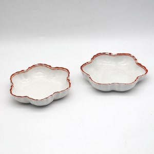 2 KPM bowls around 1900 coral décor on the edge