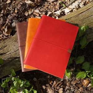 Retro-Design Nachfüllbar Notizbuch mit persönlicher Gravur Buntes Notizbuch in Rot, Orange, Braun. Individuell graviertes Notizbuch in A5. Bild 4
