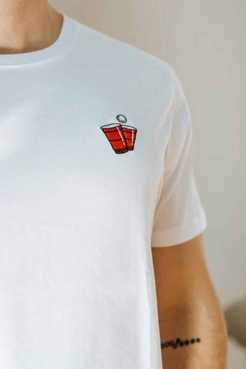 Beer pong Embroidered men's organic cotton t-shirt White