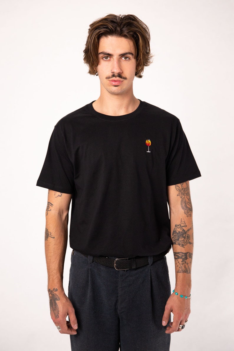 Spray Embroidered men's organic cotton t-shirt Black