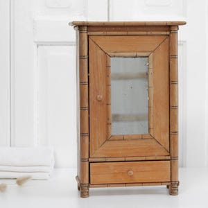 Meuble Vitrine Mural Style Chinoiserie en Faux Bambou Doré