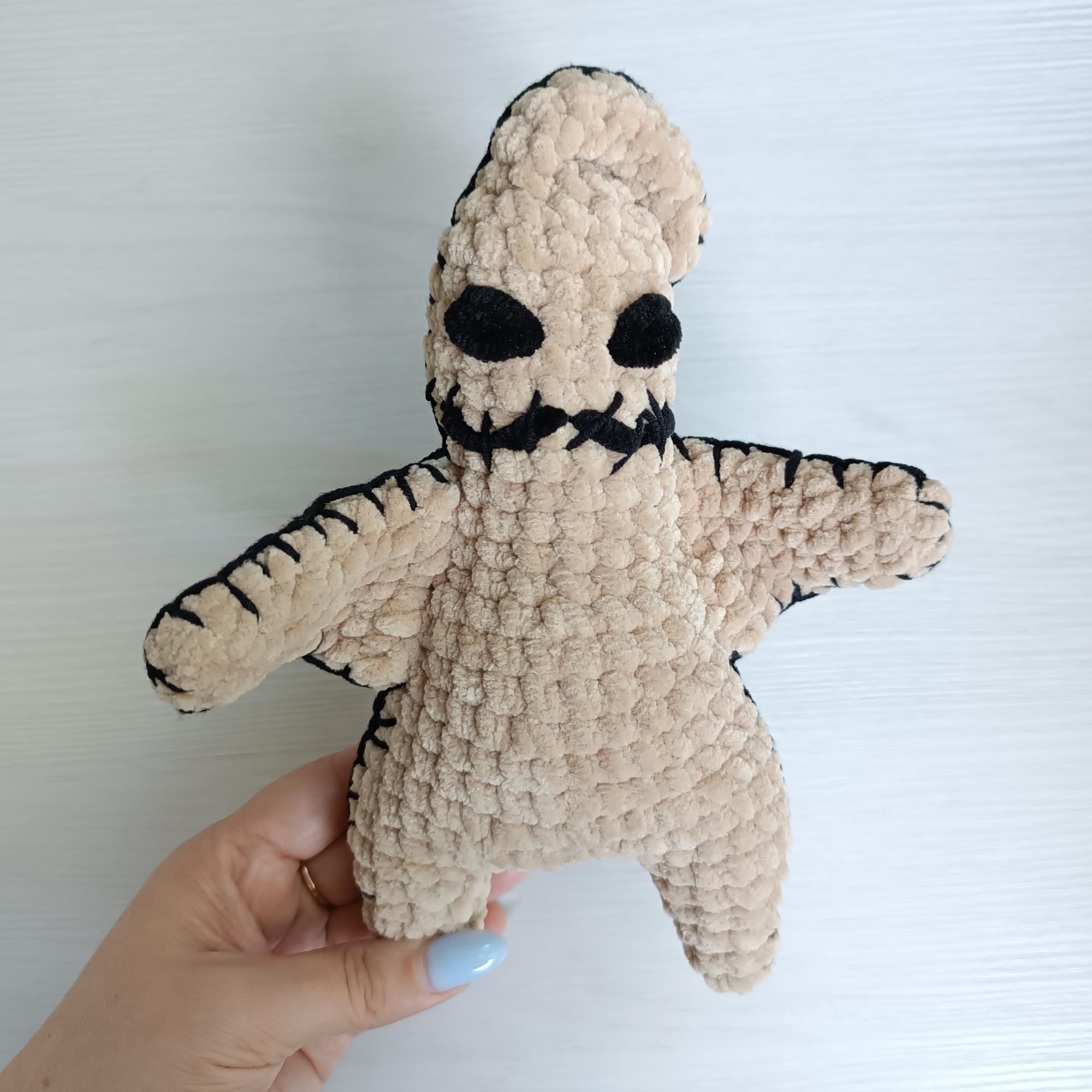 30 Men’s Crochet Patterns for Hats, Sweaters, Shirts, Slippers, and More 11 Oohie Boogie Halloween Amigurumi Keychain Pattern