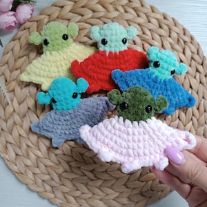 Alien crochet no sew pattern Cute kawaii plushie crochet keychains Amigurumi tutorial PDF in English