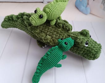 Crocodile Family Crochet Pattern – No Sew Amigurumi Reptile Alligator crochet keychains – DIY Stuffed Animal, Christmas Gift Tutorial in Eng