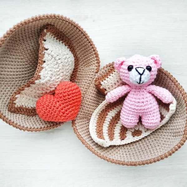 Modèles au crochet avec ours en peluche et sac au crochet avec mini coeur Modèle amigurumi facile à suivre pour peluche à faire soi-même