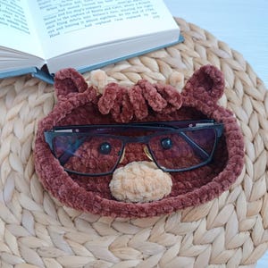 Highland Cow glasses holder crochet pattern Case for glasses amigurumi pattern Eyeglasses holder Amigurumi tutorial PDF in English