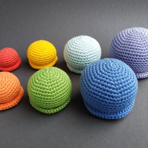 No-Sew Amigurumi Montessori Toy – Rainbow Balls and Sorting Plates – Safe Sensory Learning Gift for Toddlers and Kids