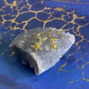 Gold Starfish Earrings - Dangle drop earrings, hoop earrings, dainty jewelry, beach jewelry, gold jewellery, jewellery gift, gifts for her