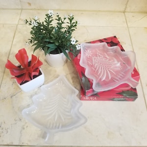Set Of 2 Vintage Mikasa Yuletide Tree Frost Sweet Dishes