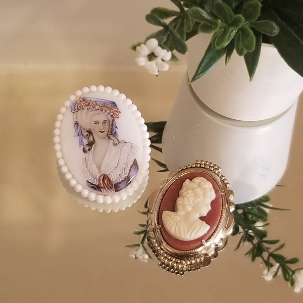 Set Of 2 Vintage Costume Jewelry Cameo Brooches