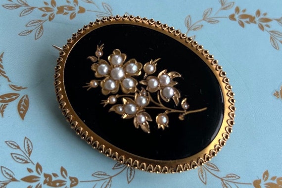 Antique Victorian Onyx and Pearl Mourning brooch … - image 5