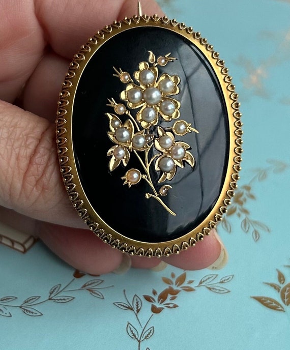 Antique Victorian Onyx and Pearl Mourning brooch … - image 8