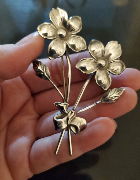 Silver Plated Art Nouveau Flower Brooch