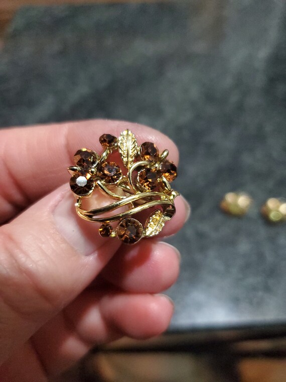 Lisner Screwback Earrings - image 4