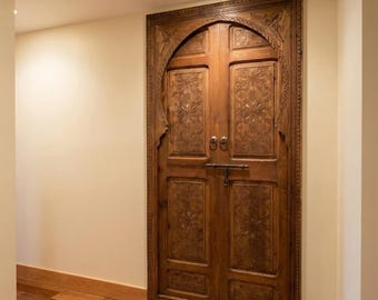 Doppia porta ad arco marocchina intagliata a mano / Ingresso in legno massello in stile mediterraneo, decorazione per la casa