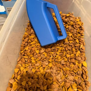 Pet food scooper