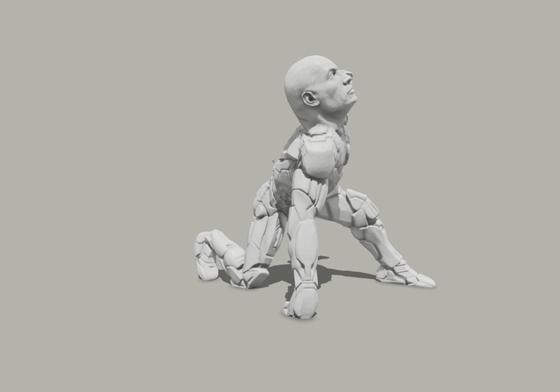 Puede incluir: Una escultura gris claro de una figura humana en posici&oacute;n de rodillas, mirando hacia arriba. La figura est&aacute; segmentada, con una est&eacute;tica rob&oacute;tica o futurista. La escultura est&aacute; sobre un fondo gris claro.