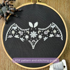 Motif de broderie chauve-souris | Halloween | Automne | Fleurs | Conception effrayante |  phosphorescents | Motif de broderie à la main moderne bricolage | PDF numérique |