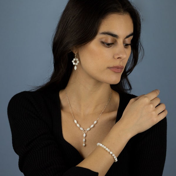 Ensemble de bijoux en nacre 1 | Collier lasso + bracelet perlé + boucles d'oreilles pendantes | Bijoux en argent sterling | Nacre blanche