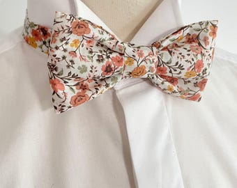 Pajarita de terracota con estampado Liberty | Boda, bautizo, estilo rústico, elegante, flores pequeñas, para hombre, niño, padrino - Pañuelo de bolsillo a juego