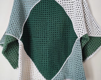 Women's top in cotton, three-quarter sleeves, hand-crocheted, shades of green and white, one size