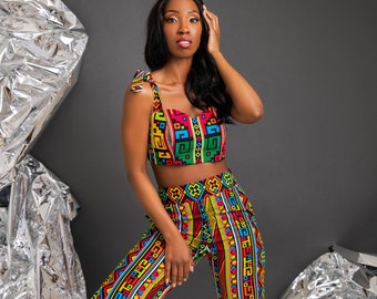Top corto con estampado africano colorido