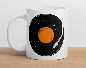 Taza de café brillante Spin Doctor en el espacio
