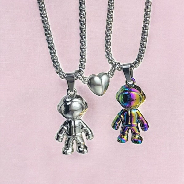 Set of 2 Friendship Necklace Chains - Hip Hop Astronaut - BFF Best Friends Forever - Fantasy - Magnetic Heart Pendant - Couple Lovers