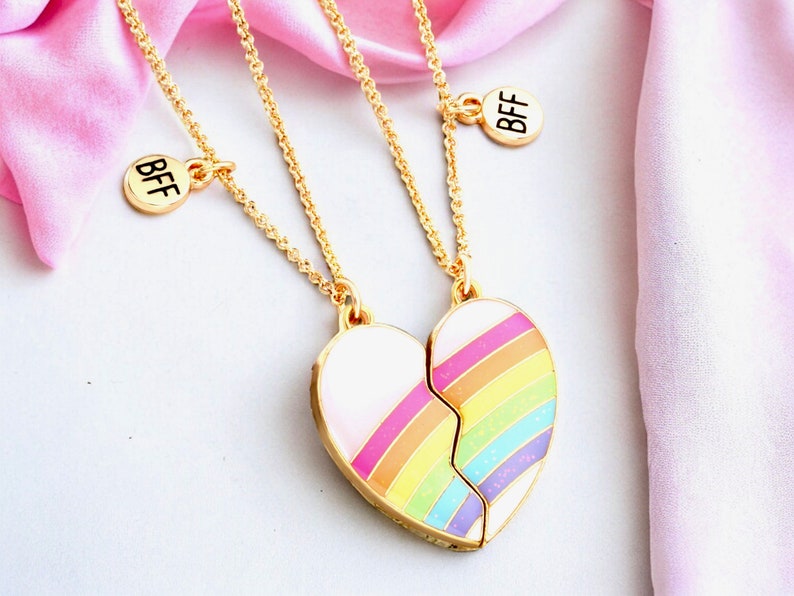 BAMBINI Set di 2 catene per collane dell'amicizia con cuori arcobaleno Migliori amiche per sempre Fantasia Ciondolo magnetico immagine 4