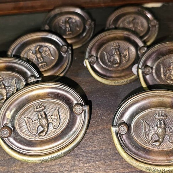 Vintage steel aged brass-tone drawer pulls with design. Hardware // drawer pulls // base plate // elegant -Set of 8