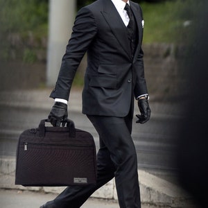 007 James Bond mercancía oficial de la película Spectre Satchel Messenger 17 pulgadas portátil tableta hombro bolso de mano negro nuevo regalo imagen 7