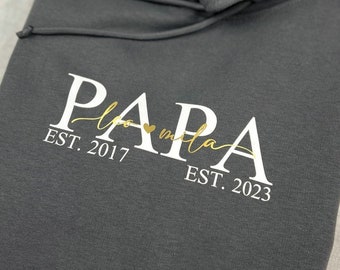 Papa Hoodie personalisiert mit Namen der Kinder und Geburtsjahr| perfekt für den Vatertag. Für werdende Väter oder zur Geburt | als Geschenk