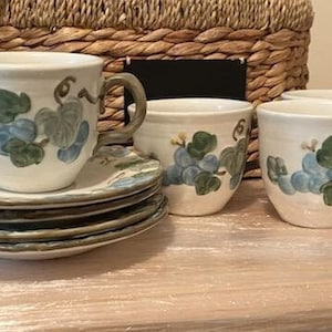 PoppyTrail by Metlox Made in California Cup and Saucer set of 4/Sculptured Grape Vernonware