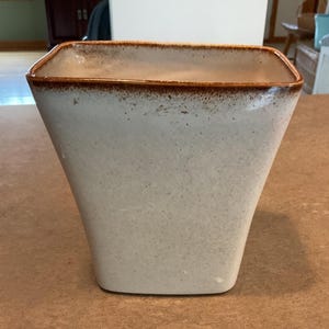 Stanley Ballard #19 Burlington, Vermont art vase 5.25 inches in height with a rectangular tapered shape. MCM