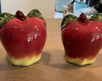 Ceramic glossy apple salt and pepper shakers 3.5 inches in height