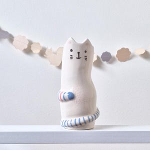 Cat Ceramic Bud Vase, Small Animal Flower Holder, Unique Whimsical Pottery Decor, Minimalist Clay Pot, Kitten Lover Gift Blue