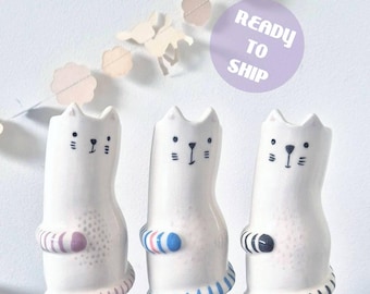 Cat Ceramic Bud Vase, Small Animal Flower Holder, Unique Whimsical Pottery Decor, Minimalist Clay Pot, Kitten Lover Gift