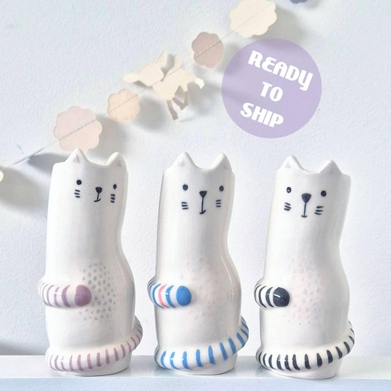 Cat Ceramic Bud Vase, Small Animal Flower Holder, Unique Whimsical Pottery Decor, Minimalist Clay Pot, Kitten Lover Gift