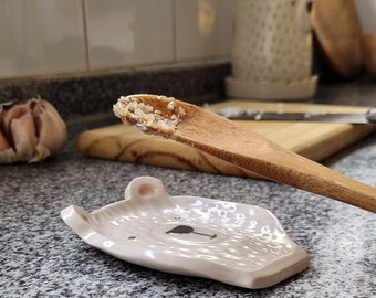 Ceramic Bear Spoon Rest, Cute Animal Spoon Holder for Kitchen Stove, Cottagecore Bear Coffee Spoon Catcher, Whimsical Artisan Pottery