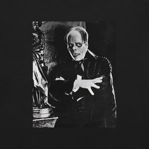 The Phantom of the Opera (1925) - Lon Chaney Haunting Vintage Movie Image Unisex Cotton T-shirt