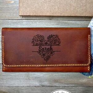 Cartera de cuero grabada personalizada para mujer / Cuero Crazy Horse / Regalo personalizado perfecto para ella / Cartera de cuero de alta calidad para mujer