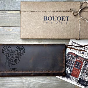 Cartera grabada personalizada, cartera personalizada para mujer, Disney Bambi, regalo de Navidad único, cartera navideña, cartera de cuero para mujer, regalo para mamá